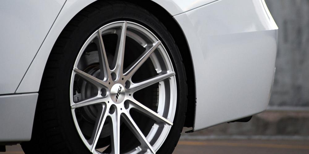 BMW 330i